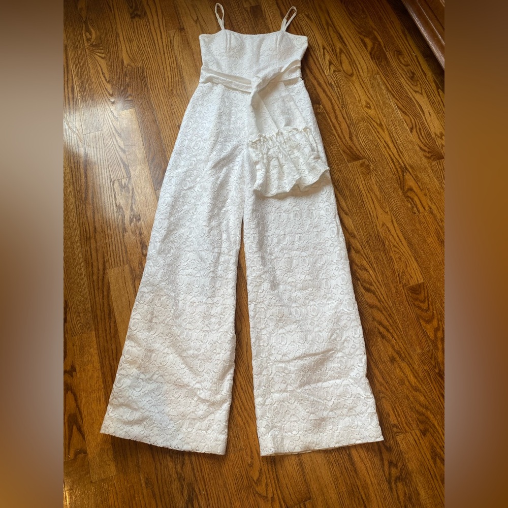 Lilly Pulitzer Romper white lace woman 
Size 0